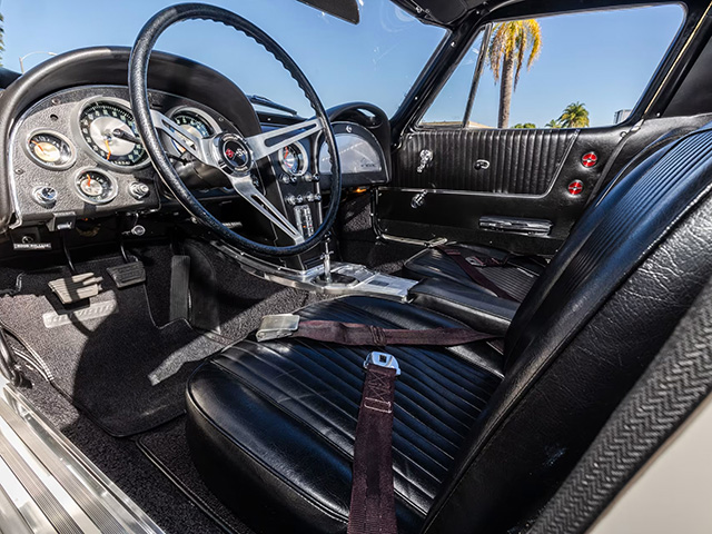 1963 Whote Z06 Interior